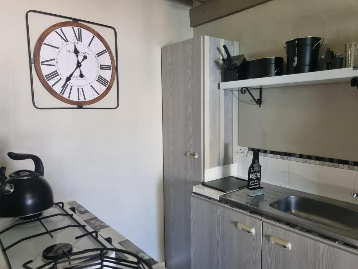 Angel 8 Airbnb Apartment 2 روبرتسون المظهر الخارجي الصورة